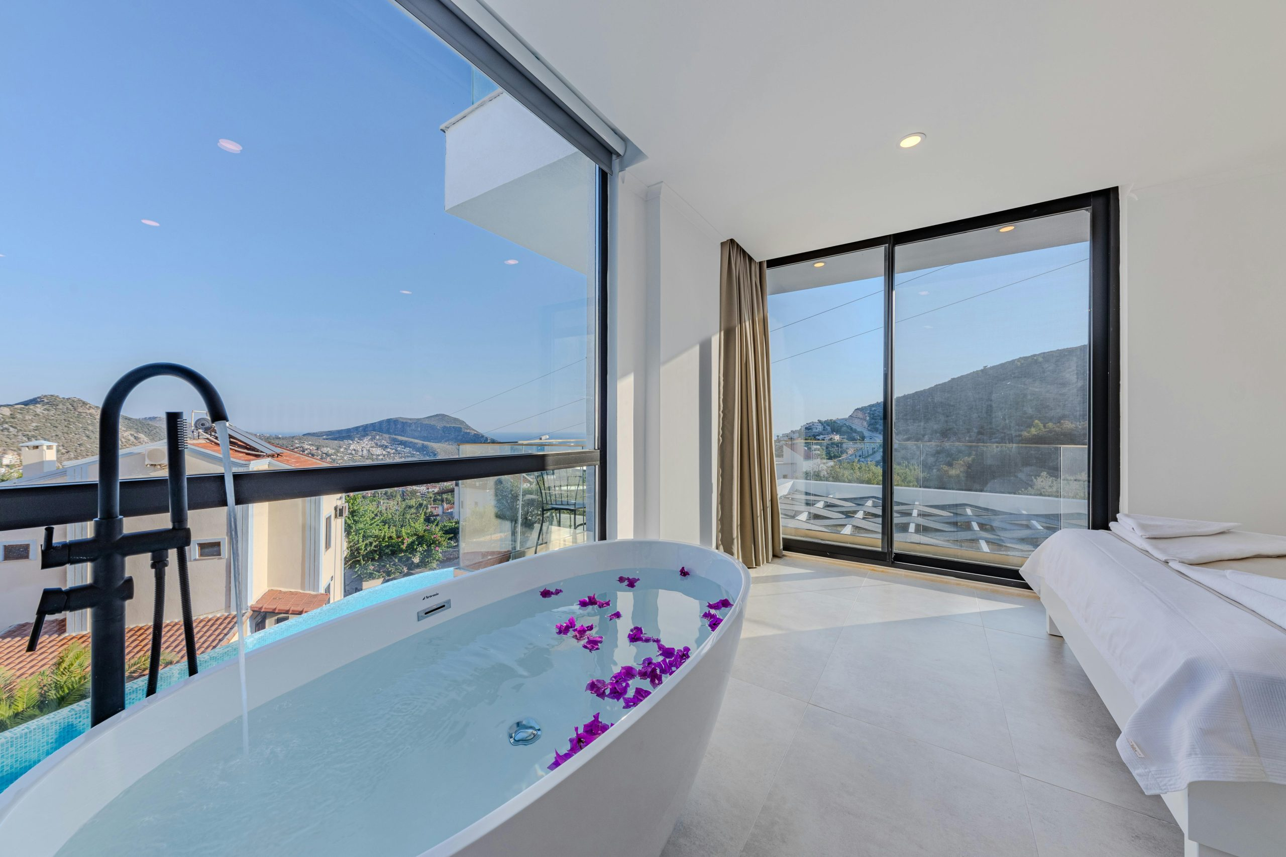 Luxury Travel on a Budget: Smart Hacks for High-End Experiences